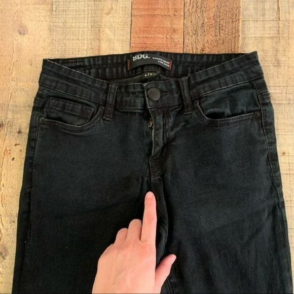 BDG roadie women's size 27 boot cut low rise denim jeans in black - Picture 13 of 13